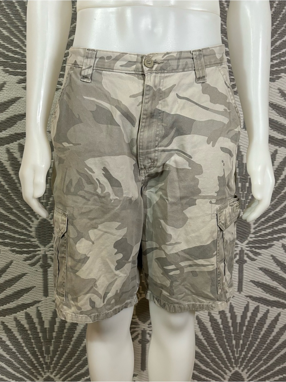 Vintage Y2K Wrangler Cargo Shorts Camo Utility Military Skater Men’s Sz 34
